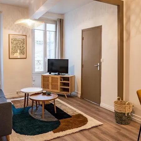 55m2 Centre Historique Apartment *