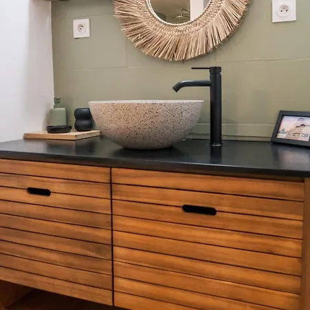 Charmant Appartement De 55M2 Centre Historique Avec Climatisation Et Wifi Fibre